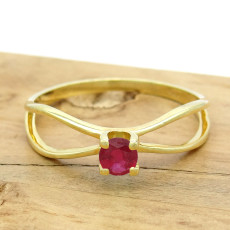 Anel Solitário com Rubi, em Ouro Amarelo 18 Kilates